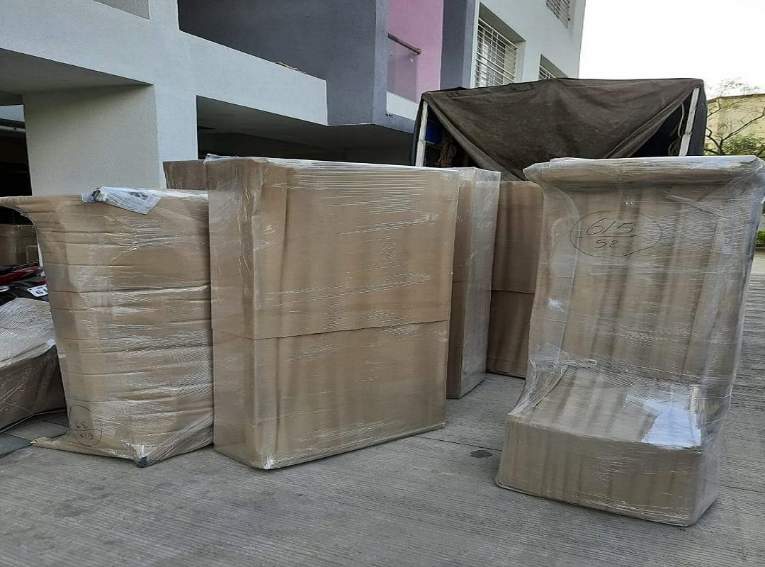 Fragile crockery and glassware packaging